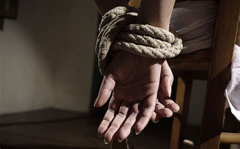 bondage hombre|Todo lo que debes de saber sobre la tortura genital masculina.